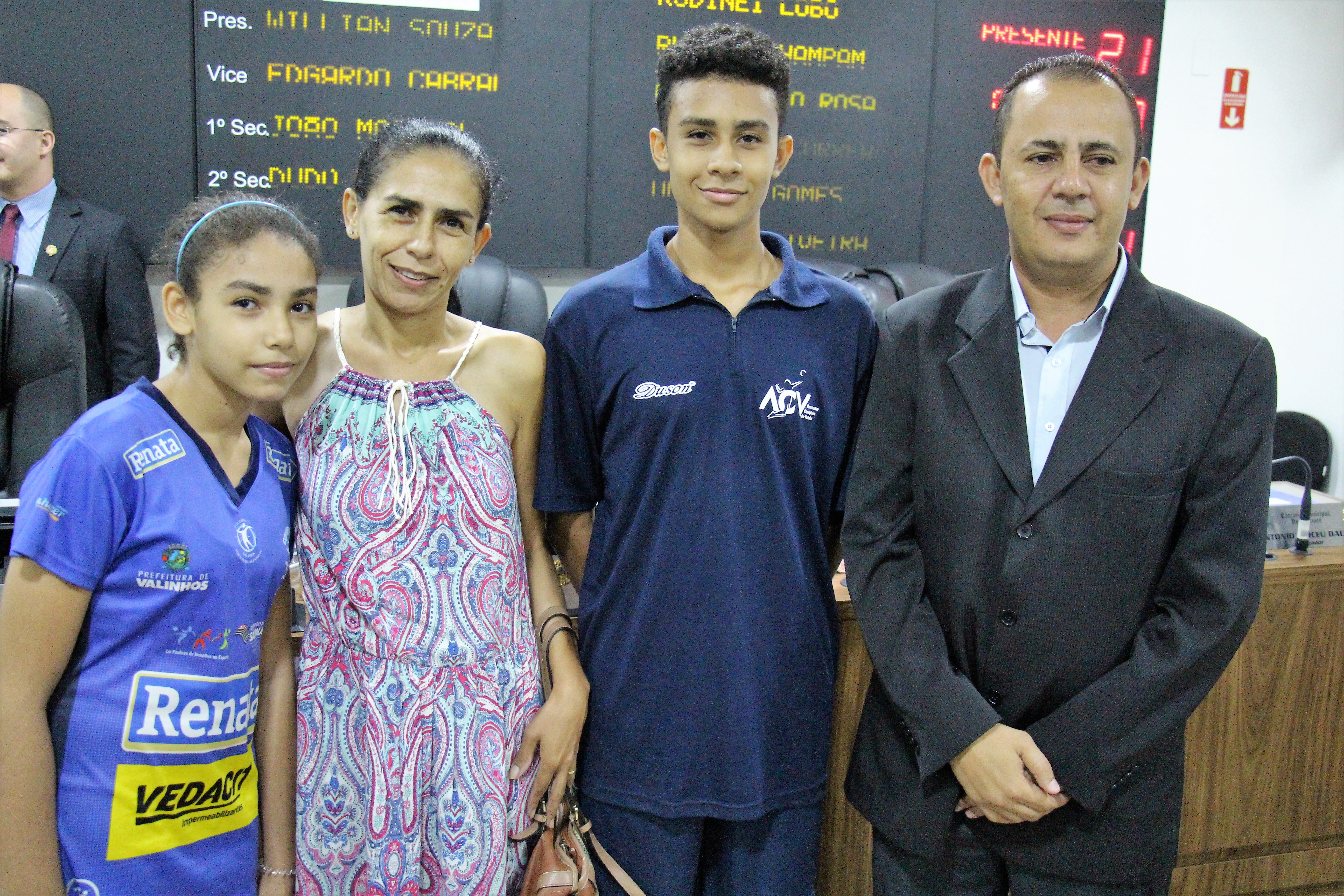 2019315_14.03 Ronaldo Mendes parabeniza jovem atleta de vôlei de praia